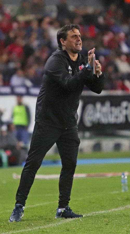 Ο πρώην «Έλληνας» και «ποδοσφαιρικός πατέρας» του Μέσι τον αναλαμβάνει στην Ίντερ Μαϊάμι του Άλεν