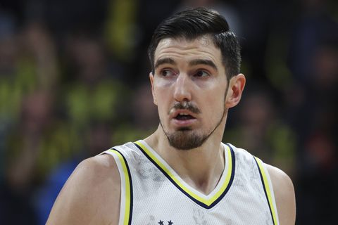 Η Φενέρ περιμένει τον Ντε Κολό στα πλέι οφ της EuroLeague