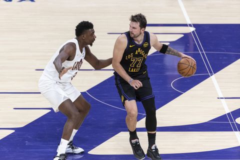 «Playoffs με ρίσκο»: Tι σκέφτονται οι Λέικερς για Ντόντσιτς