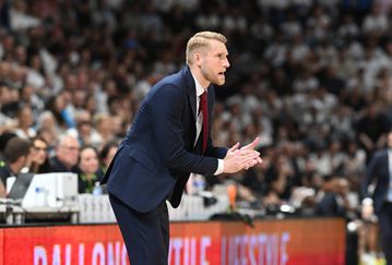 Από τον Κλοπ στο NBA: Ο προπονητής των Γκρίζλις εξήγησε τη φιλοσοφία που φέρνει ένταση και ρυθμό στο μπάσκετ