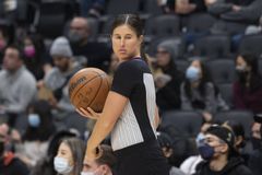 Η τρίτη γυναίκα διαιτητής σε playoffs του ΝΒΑ νόμιζε ότι έκανε λάθος, αλλά έγραψε ιστορία