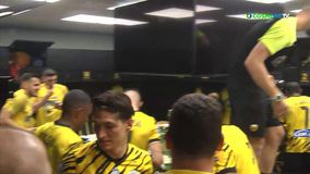 Οι πανηγυρισμοί των παικτών της ΑΕΚ στα αποδυτήρια για την κατάκτηση του πρωταθλήματος (vid)