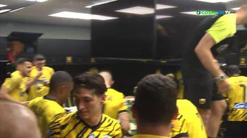 Οι πανηγυρισμοί των παικτών της ΑΕΚ στα αποδυτήρια για την κατάκτηση του πρωταθλήματος (vid)