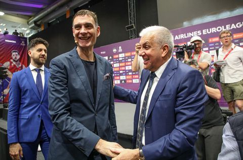 Ομπράντοβιτς: «Άξιζε το βραβείο του κορυφαίου προπονητή ο Μπαρτζώκας, ο Ολυμπιακός έκανε εξαιρετική σεζόν φέτος και είχε σημαντική συμβολή»