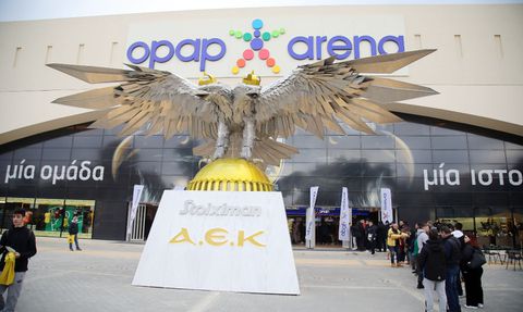 Τρέλα για το 13ο πρωτάθλημα: Φίλαθλοι της ΑΕΚ βρίσκονται ήδη στην «OPAP Arena» και μετρούν αντίστροφα (vid)