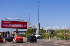 Το επικό τρολάρισμα των οπαδών της Λίβερπουλ στη Μάντσεστερ Γιουνάιτεντ λίγα μέτρα μακριά από το Old Trafford