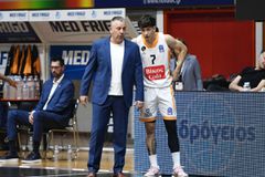 Παπαθεοδώρου: «Έχουμε πετύχει έναν άθλο φέτος κόντρα σε ανταγωνιστικές ομάδες»