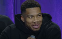 Ο Γιάννης Αντετοκούνμπο έκανε guest εμφάνιση στο podcast του Θανάση και εξήγησε γιατί προτιμά να παίζει περισσότερο για την Ελλάδα (vid)