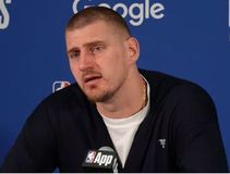 Η ασυνήθιστη εμφάνιση του Γιόκιτς μετά την ήττα από τους Θάντερ: «Όχι, είμαι καλά...» (vid)