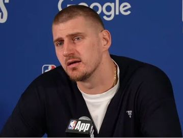 Η ασυνήθιστη εμφάνιση του Γιόκιτς μετά την ήττα από τους Θάντερ: «Όχι, είμαι καλά...» (vid)