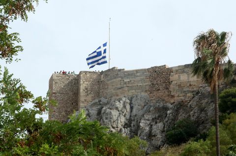 Τι είναι και τι προβλέπει το τριήμερο εθνικό πένθος – Πόσες φορές έχει κηρυχθεί στην Ελλάδα