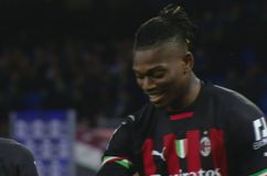 Η... πληρωμένη απάντηση του Λεάο σε έναν οπαδό που του έκανε ρατσιστική επίθεση