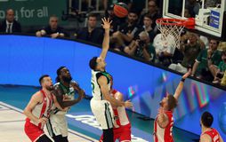 Το αδιανόητο ημίχρονο του Σλούκα με 25 πόντους κόντρα στον Ολυμπιακό