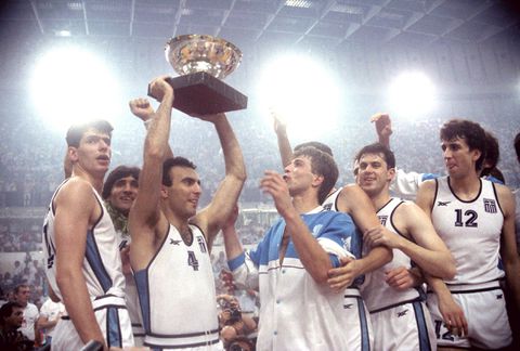 Η μέρα που γράφτηκε η πιο χρυσή σελίδα στην ιστορία του ελληνικού μπάσκετ (vids)