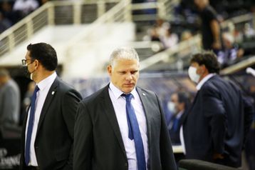 Στον «αέρα» η επιστροφή του Μανωλόπουλου στο Ιράν