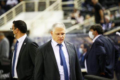 Στον «αέρα» η επιστροφή του Μανωλόπουλου στο Ιράν