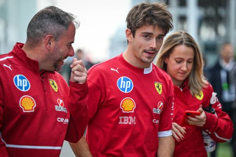 Λεκλέρ: «Δεν σκέφτομαι την αποχώρηση από τη Ferrari»