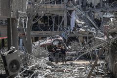 Η εμπόλεμη κατάσταση στο Ισραήλ τινάζει στον «αέρα» συμβόλαια και δημιουργεί ευκαιρίες για τους ευρωπαϊκούς συλλόγους