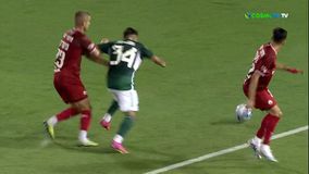 Ο Παλάσιος απέφυγε δύο αντιπάλους αλλά δε βρήκε συμπαίκτη