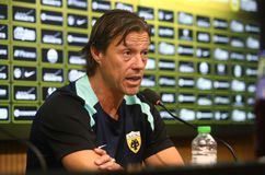 Αλμέιδα: «Έχω δει ήδη 30 φορ, θέλουμε έναν επιθετικό που θα είναι ανταγωνιστικός για τον Γκαρσία»