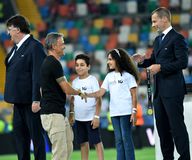 Η θλιβερή ιστορία της Τάλα και του Μοχάμεντ που έκαναν την απονομή στο Παρί Σεν Ζερμέν-Τότεναμ (vid)