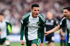 Ο Ουναΐ αποθέωσε τον Ντραγκόφσκι με πράσινη καρδιά μετά την πρόκριση του Παναθηναϊκού (pic)