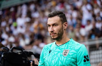 Όλες οι μεγάλες επεμβάσεις του Παβλένκα στα δύο ματς του ΠΑΟΚ με τη Βόλφσμπεργκερ (vids)