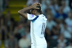 Η Τότεναμ καταγγέλλει ρατσιστική επίθεση κατά του Ματίς Τελ μετά το χαμένο πέναλτι με την Παρί