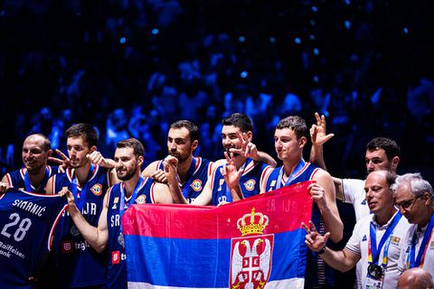 Ο Ομπράντοβιτς είναι περήφανος για τους Σέρβους και τον Αβράμοβιτς: «Το ασημένιο μετάλλιο ήταν χρυσό στα μάτια μου»