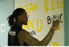 Η πρωτοβουλία του Πλάθα που έφερε πιο κοντά άπαντες στην ΑΕΚ: Πήραν χρώμα τα αποδυτήρια στα Λιόσια