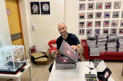 Στο ΣΕΦ ο Σπανούλης - Υπέγραψε τα συλλεκτικά λευκώματα