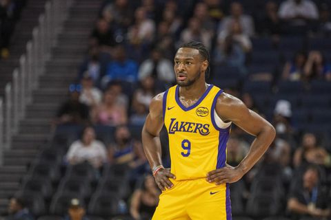 James Name Matters: Η πρώτη φανέλα του Μπρόνι στο NBA πωλήθηκε δέκα φορές πιο ακριβά από αυτή του Νο 1 στο Draft