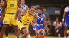 Με «διπλό» Τζόουνς ο Άρης λύγισε τον Ηρακλή στα «Μαυροσκούφεια»