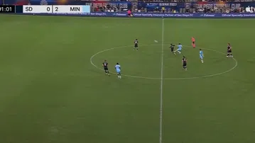 Ασύλληπτο γκολ του Τριάντη από το κέντρο στο ονειρικό του ντεμπούτο στο MLS (vid)