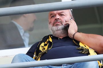 Στη Λιβαδειά για την ΑΕΚ ο Ηλιόπουλος, τετ α τετ με Κομπότη (pic)