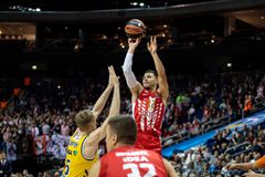 Μπίλι Μπάρον: «Ο Περπέρογλου με έκανε να πιστεύω στον εαυτό μου»