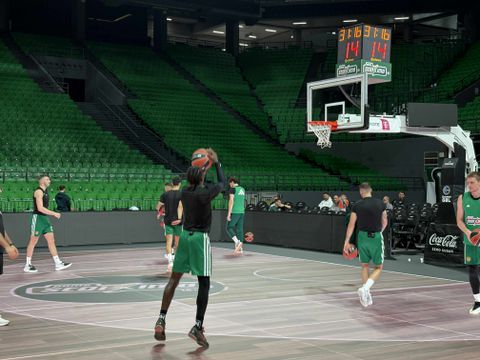 Προπονήθηκε ο Ναν ενόψει Βιλερμπάν (vid)