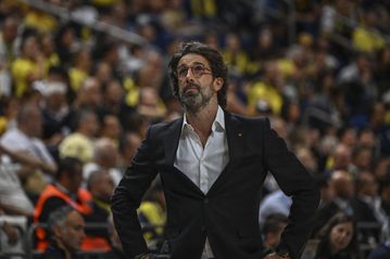 Τι είπε στο τηλέφωνο ο Σφαιρόπουλος στον Τόμοβιτς μετά τη νίκη του Ερυθρού Αστέρα επί της Φενέρμπαχτσε