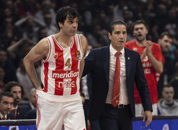 Τεόντοσιτς από άλλο... πλανήτη στην ισοπεδωτική νίκη του Ερυθρού Αστέρα επί της Φενέρ