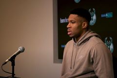 Αντετοκούνμπο: «Προσπαθούμε ακόμα να βρούμε την ταυτότητά μας, αλλά δεν χρειάζεται... πανικός!»