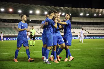 Εθνική για φίλημα στη Λεωφόρο, «καθάρισε» τη Γεωργία κι έκανε το 4/4