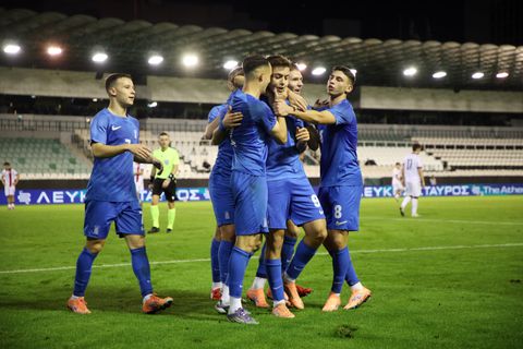 Εθνική για φίλημα στη Λεωφόρο, «καθάρισε» τη Γεωργία κι έκανε το 4/4