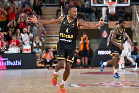 Ο παίκτης του Ολυμπιακού που τρέλανε τον Μπλόσομγκειμ: «Αξίζει κάθε ευρώ που υπέγραψε» (pic)