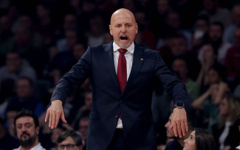 Απίστευτη δήλωση Ομπράντοβιτς: «Αν ο Ερυθρός Αστέρας συνεχίσει να παίζει με αυτόν τον τρόπο, τότε...»