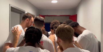 Τι είπε ο Βεζένκοφ για τον Κίναν στην ομιλία του πριν το Αρμάνι-Ολυμπιακός (vid)