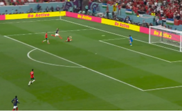 Το δοκάρι σταμάτησε τον Ζιρού και στέρησε το 2-0 για τη Γαλλία (vid)