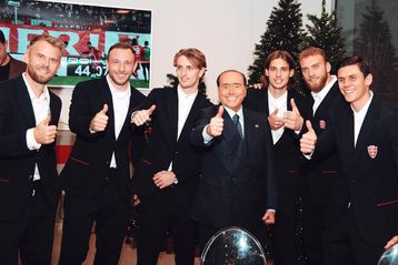 Ο Σίλβιο Μπερλουσκόνι υποσχέθηκε... ιερόδουλες στους παίκτες της Μόντσα