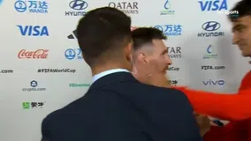 Ο Ντάλιτς διέκοψε τη συνέντευξη του Μέσι για τον συγχαρεί (vid)