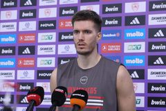 Πετρούσεφ: «Έχω δουλέψει πολύ και είμαι έτοιμος για τα πρώτα μου λεπτά στο παρκέ με τον Ολυμπιακό» (vid)