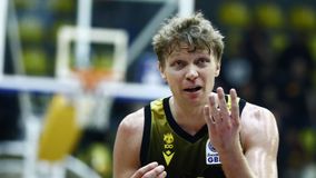 Η εμφάνιση του συγγκλονιστικού Κουζμίνσκας που έπαιξε με ένεση!